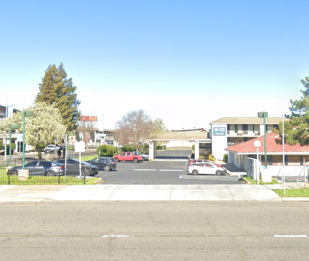 Photo of 292 J St. (909 3rd St.) - Vagabond Inn Executive - Sacramento (Old Town) Lot