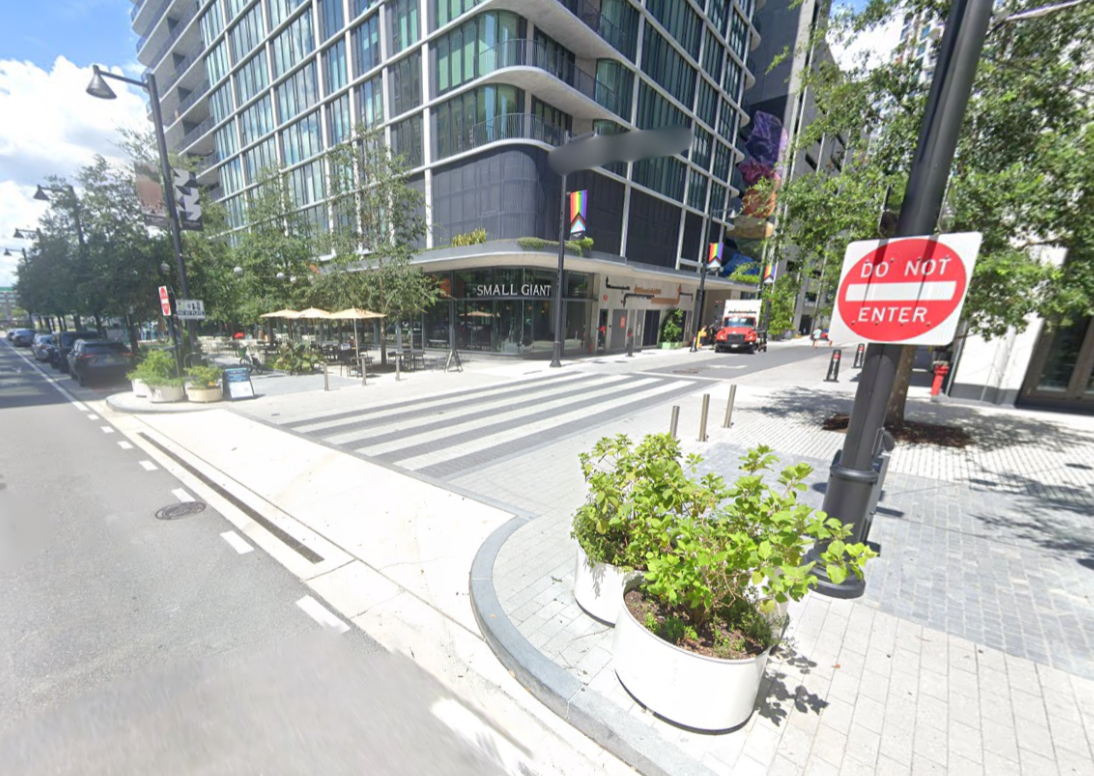 Photo of 901 Water St. - Valet Stand
