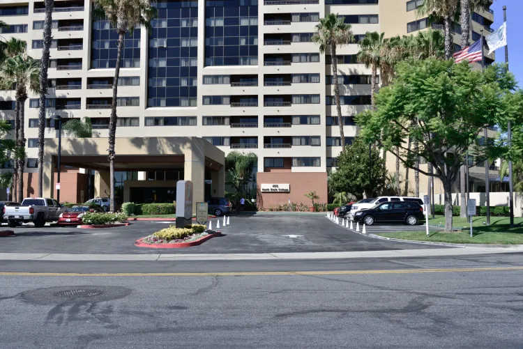 Photo of 400 N. State College Blvd. - Embassy Suites by Hilton Anaheim Orange Lot