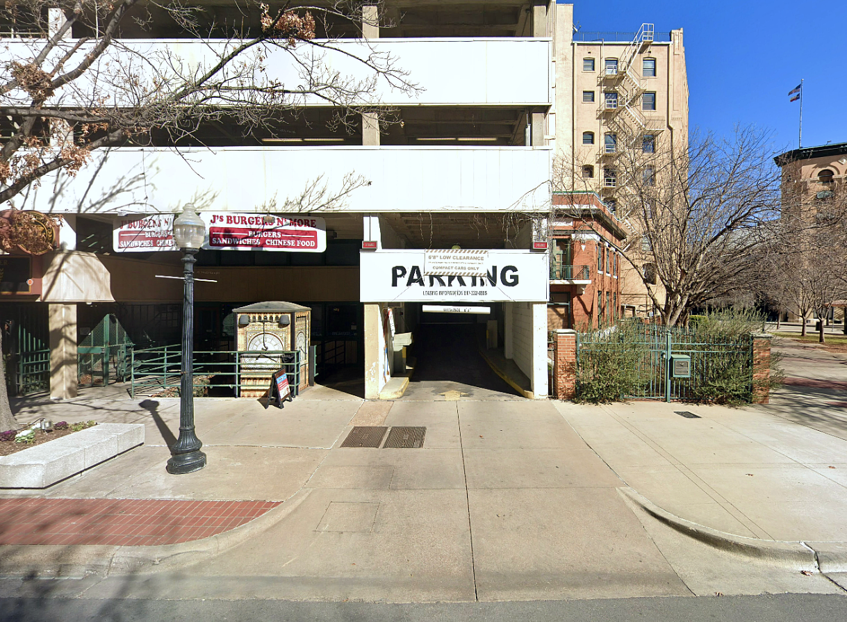 Photo of 907 Throckmorton St. (910 Houston St.) - The Loft Garage