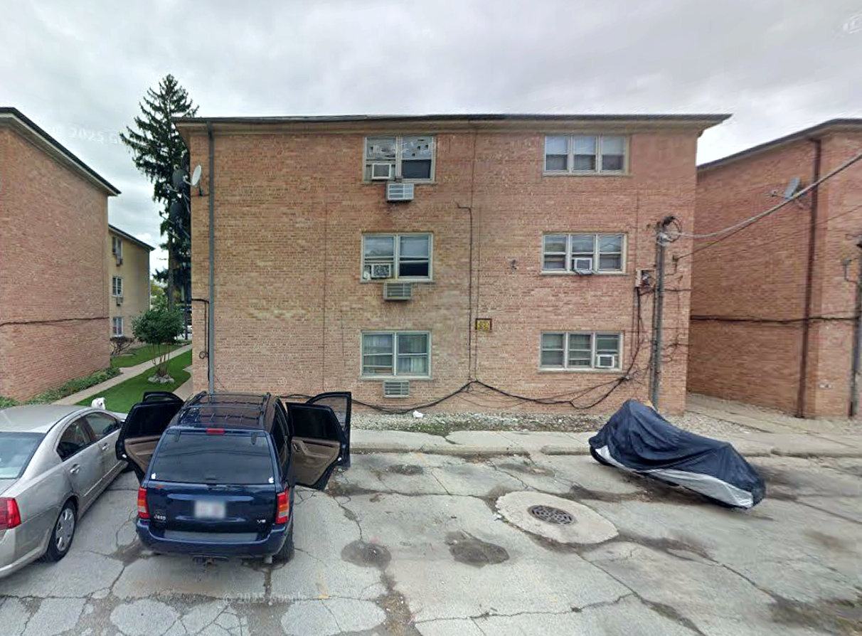 Photo of 3025 N Harlem Ave. - Spot #4