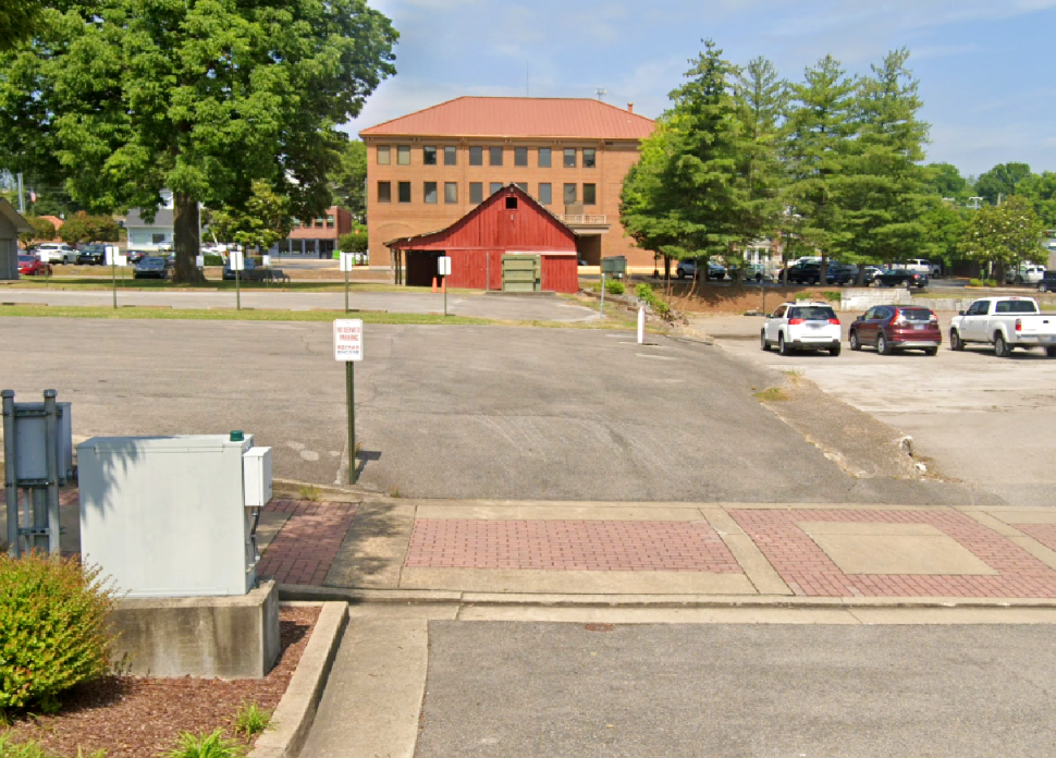 Photo of 609 N Main St. (100 W 6th St.) - Lot