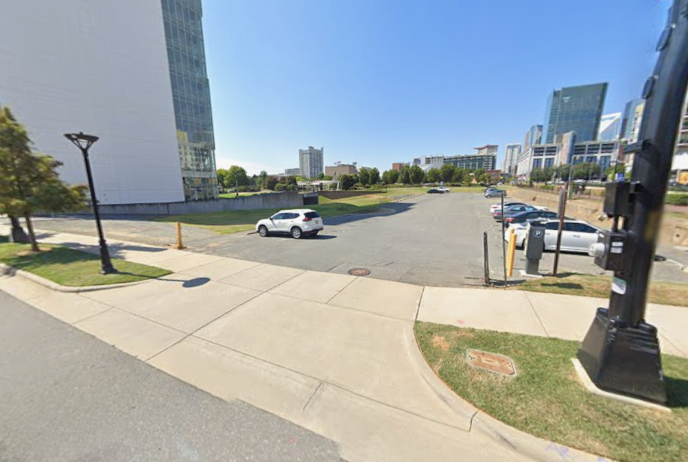 Photo of 300 E 9th St. - Lot