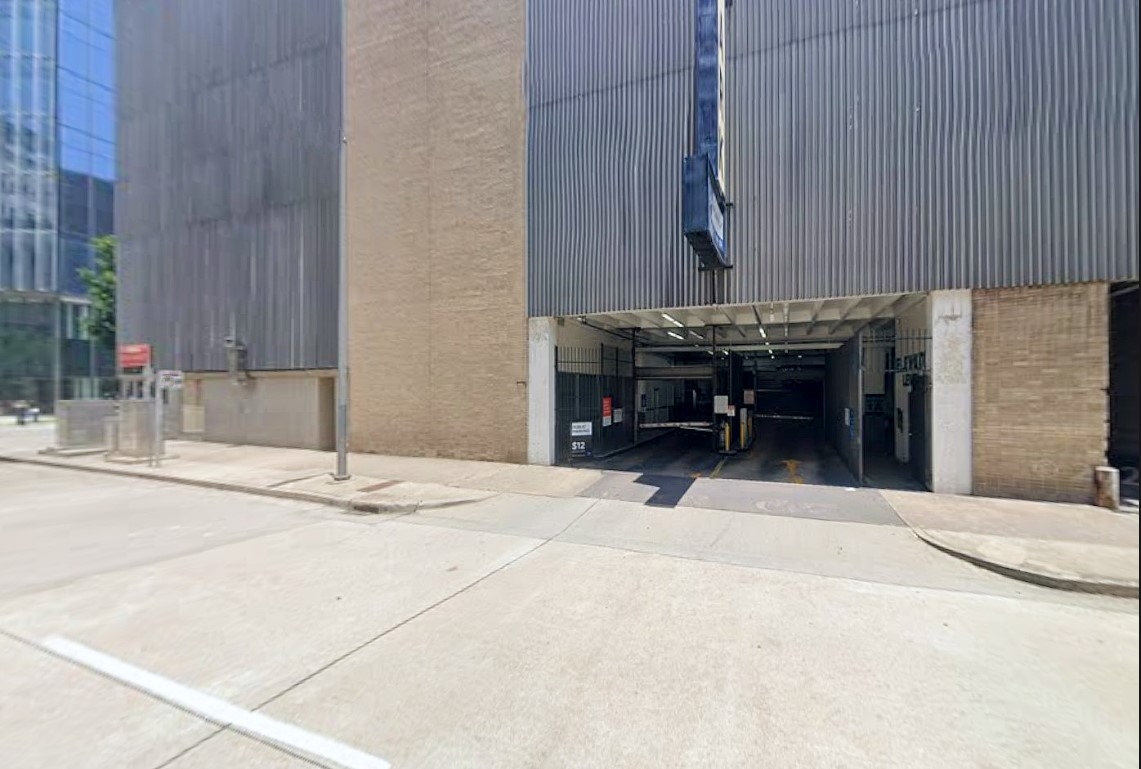 Photo of 1117 Capitol St. - Sak's Garage