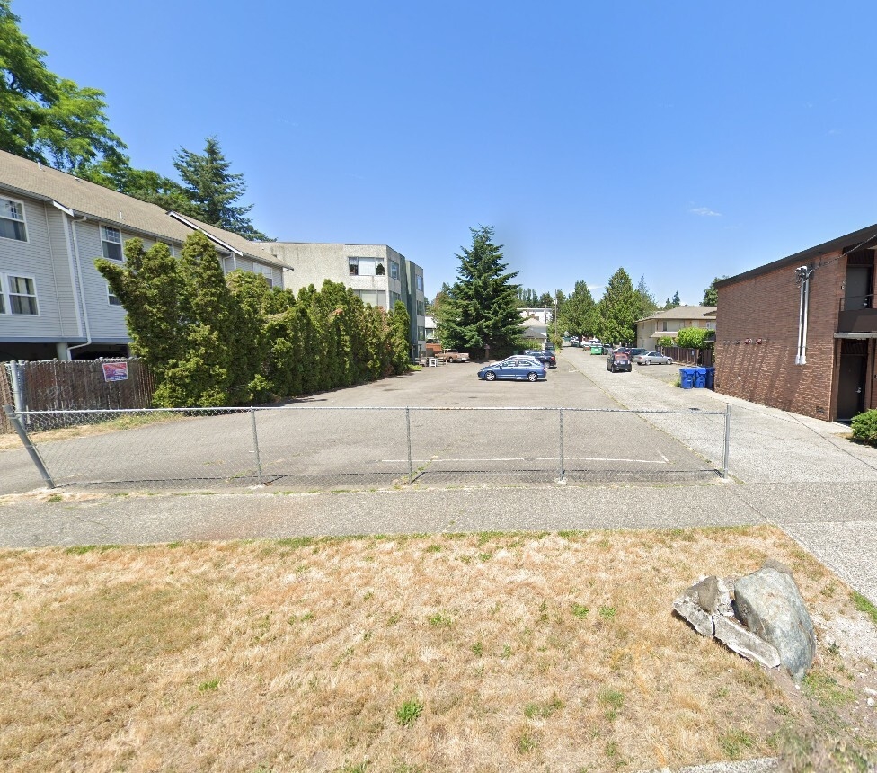 Photo of 2134 NE 51st St. - Ravenna Lot