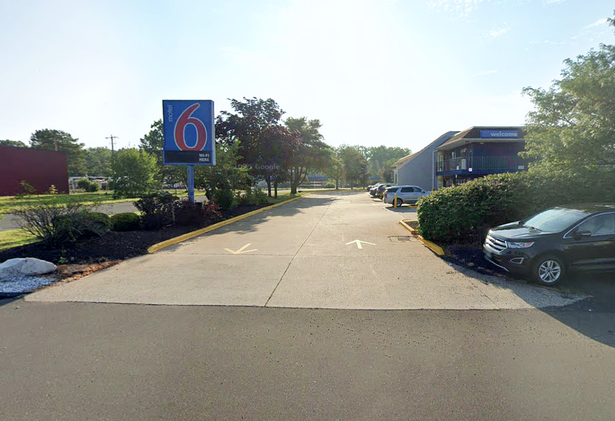 Photo of 3 National Dr. - Motel 6 Lot