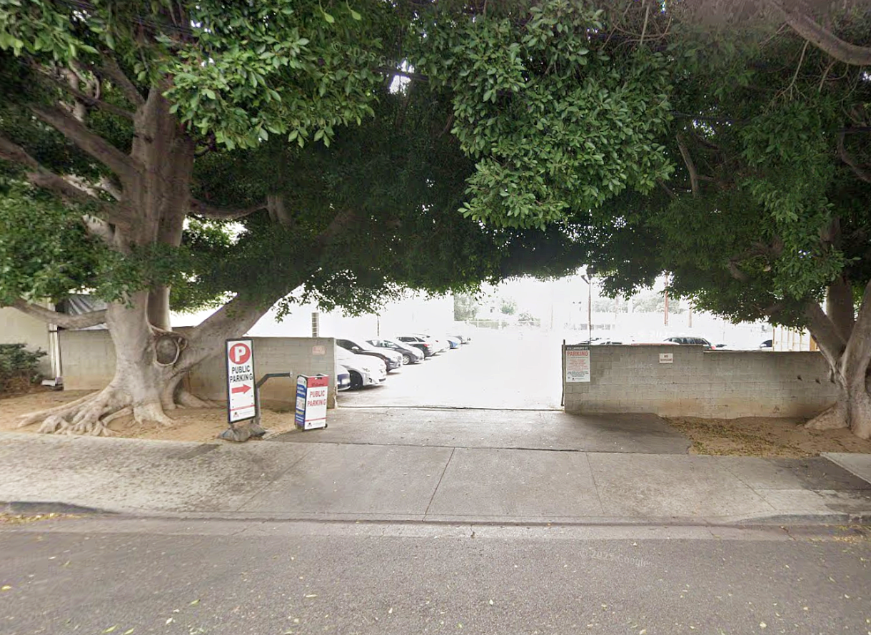 Photo of 814 Larrabee St. - Lot