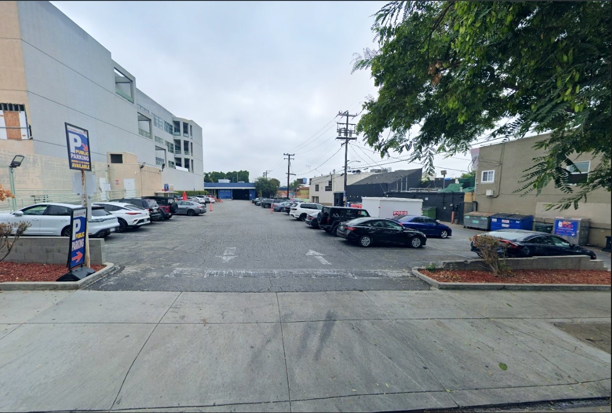 Photo of 819 N San Vicente Blvd. (8911 Santa Monica Blvd.) - Lot