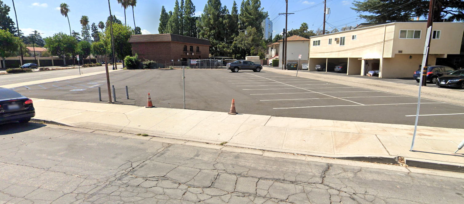 Photo of 107 N Screenland Dr. (3805 W Olive Ave.) - Lot