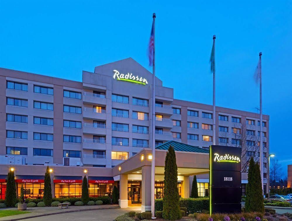 Photo of Radisson Hotel Seattle Airport - Uncovered Self Park