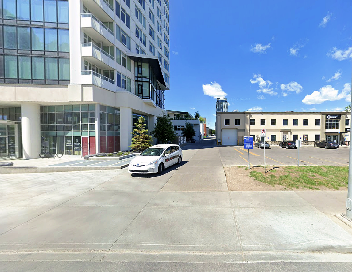 Photo of 1055 11 St. SW - Eleven Garage - Lot 560