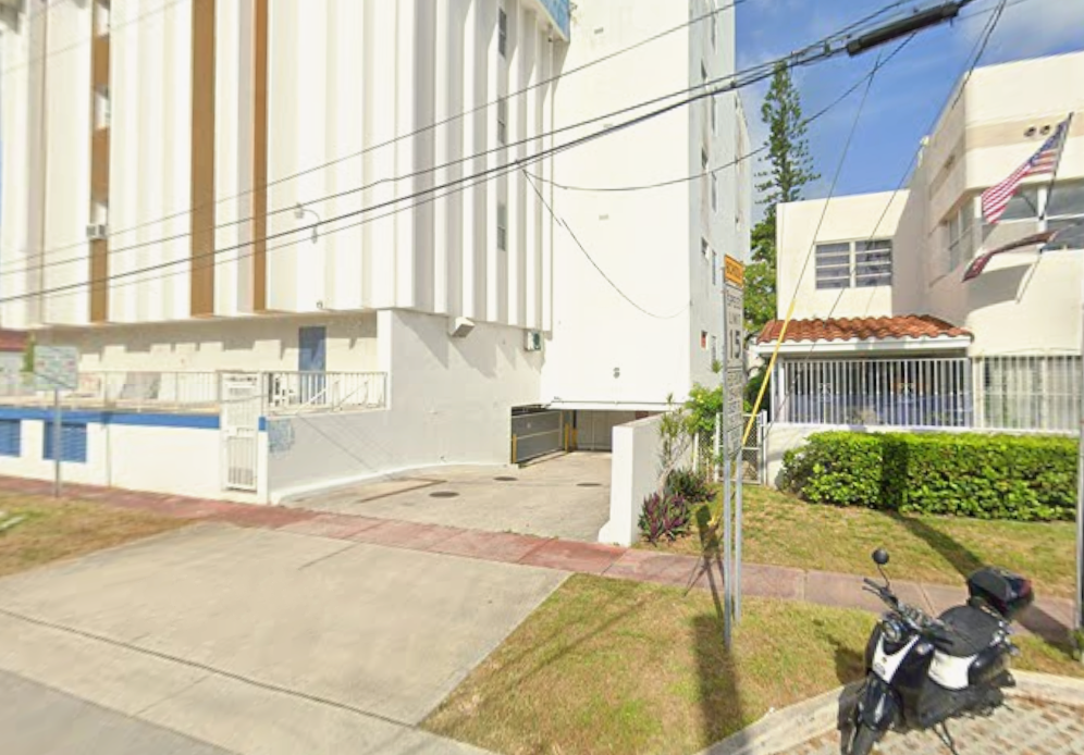 Photo of 2426 Flamingo Pl. (2401 Pine Tree Dr.) - Garage