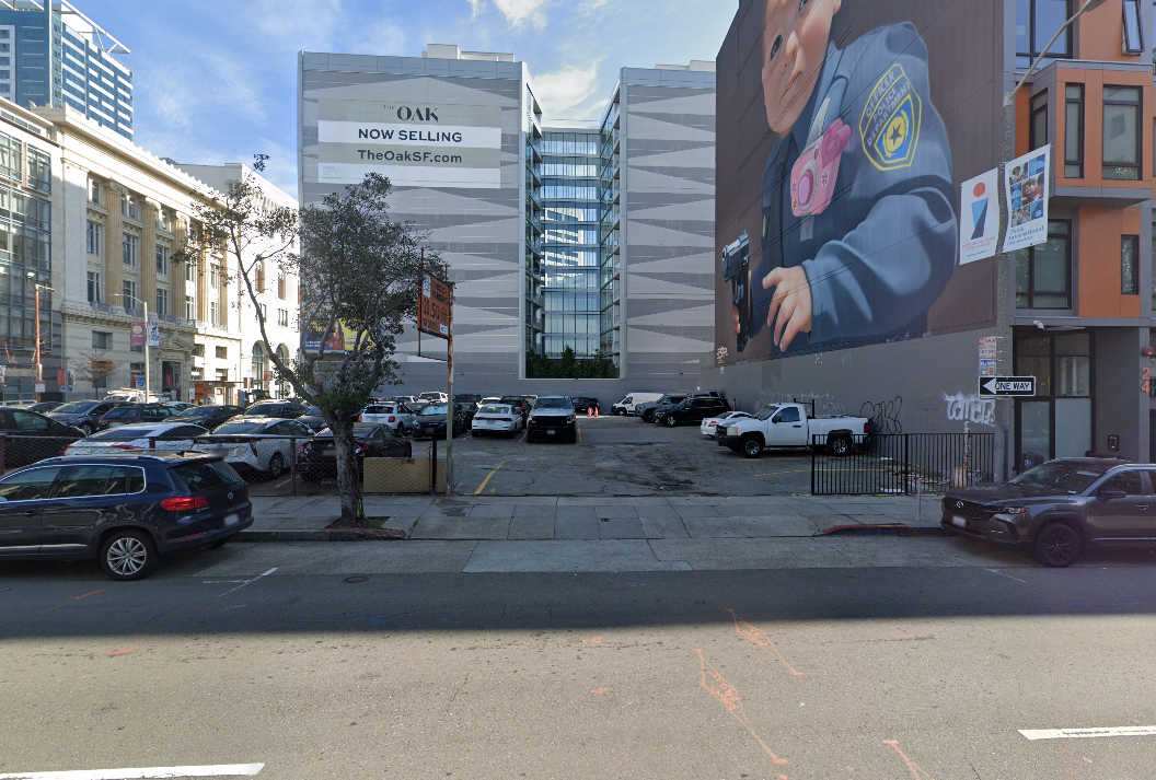 Photo of 98 Franklin St - Lot (Semi-Valet)