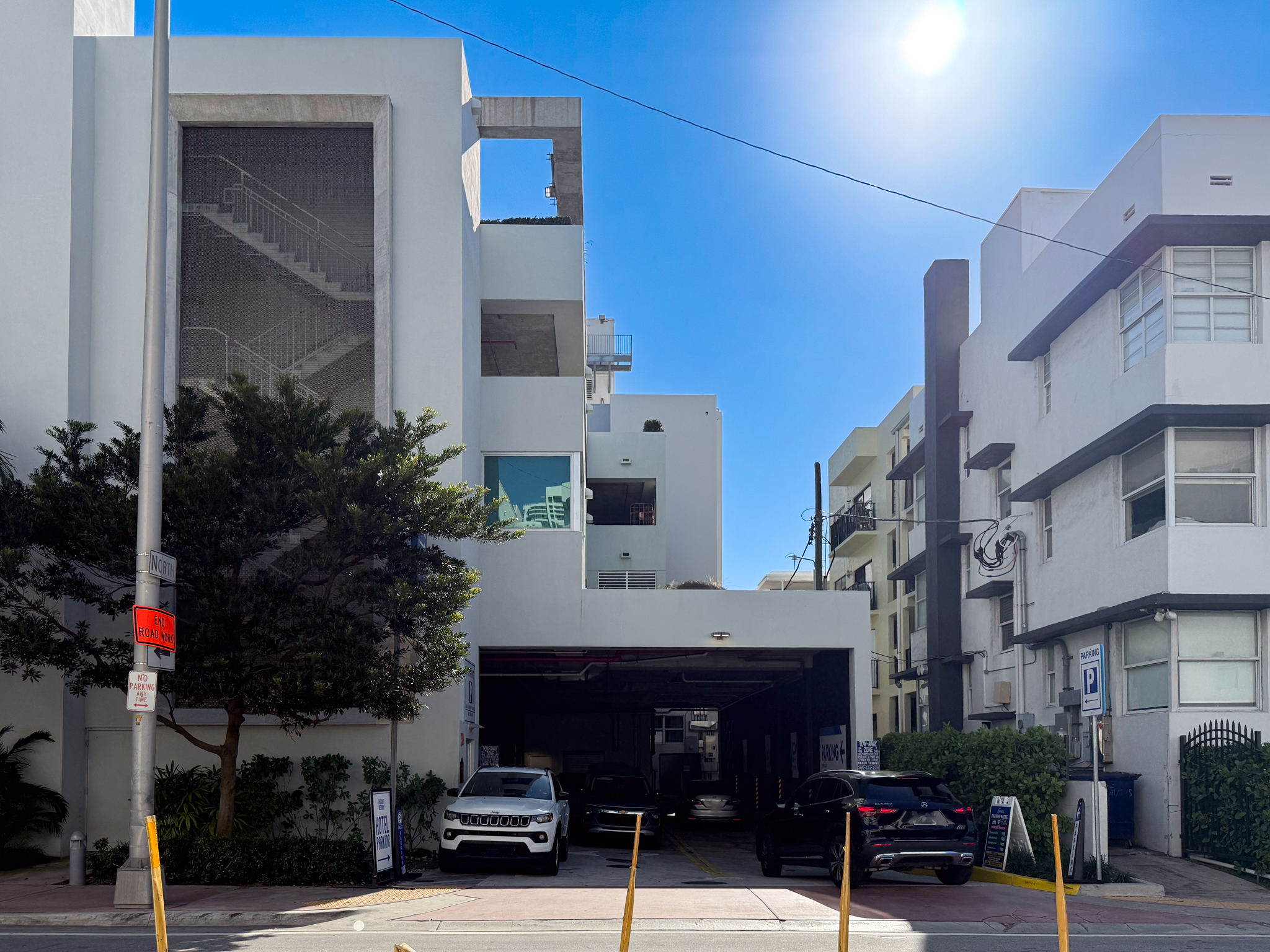 Photo of 4025 W 41st St. (4000 Collins Ave.) - Garage