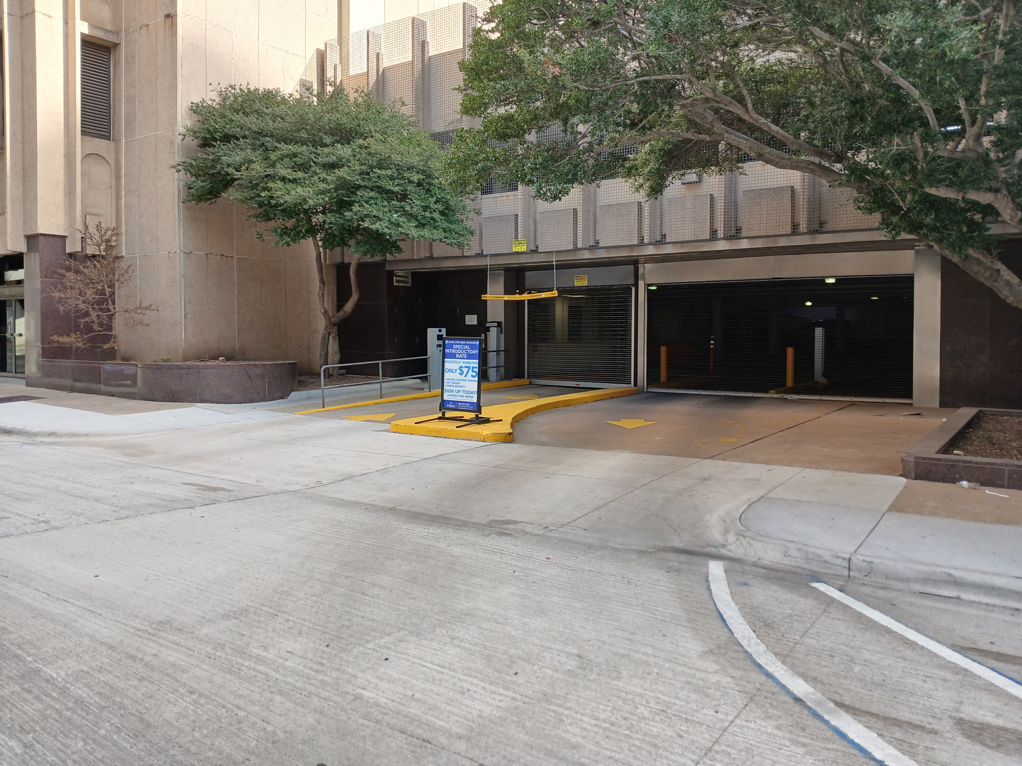 Photo of 2020 Live Oak St. - Live Oak Garage