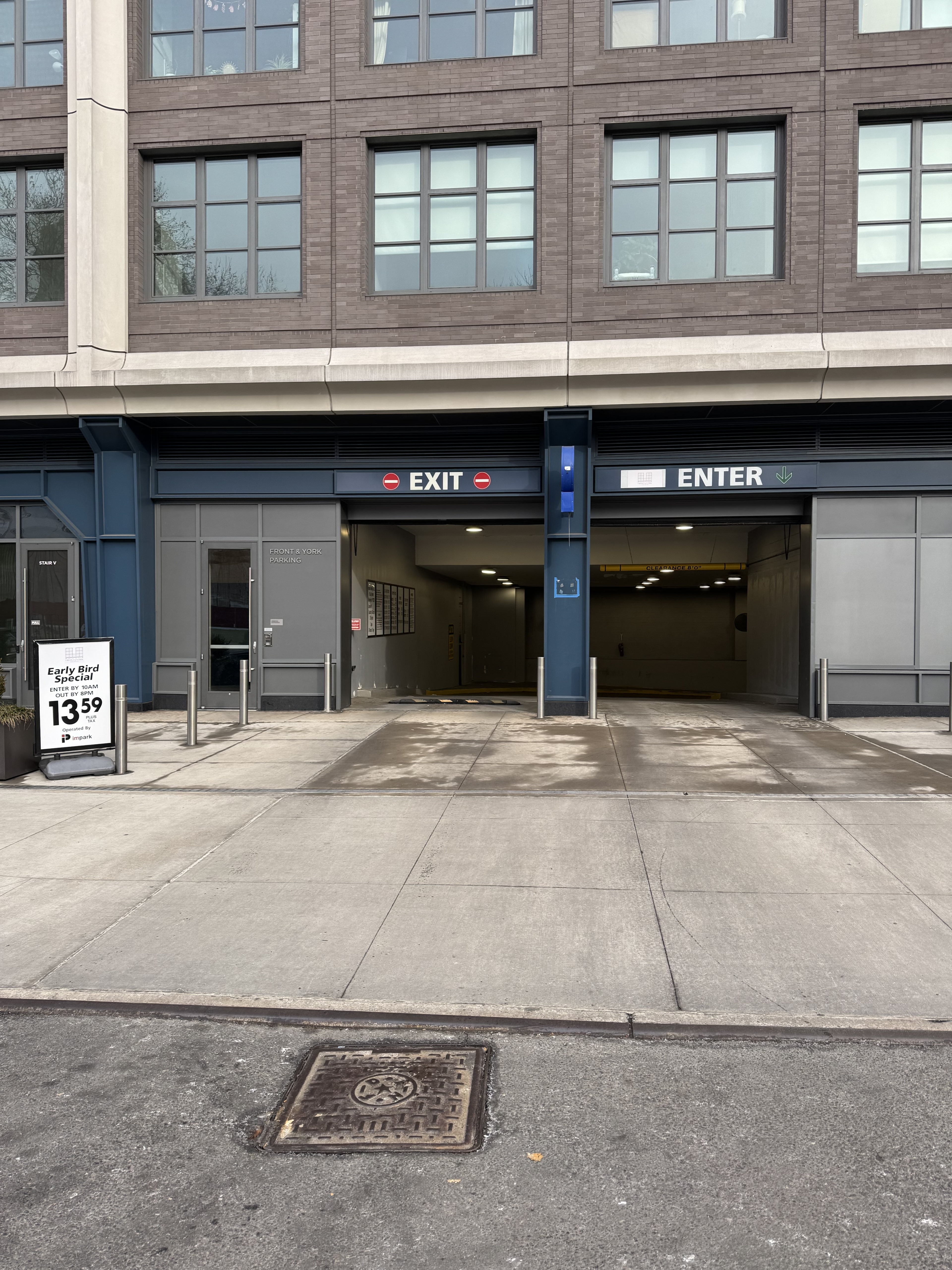 Photo of 135 York St. - Impark Garage