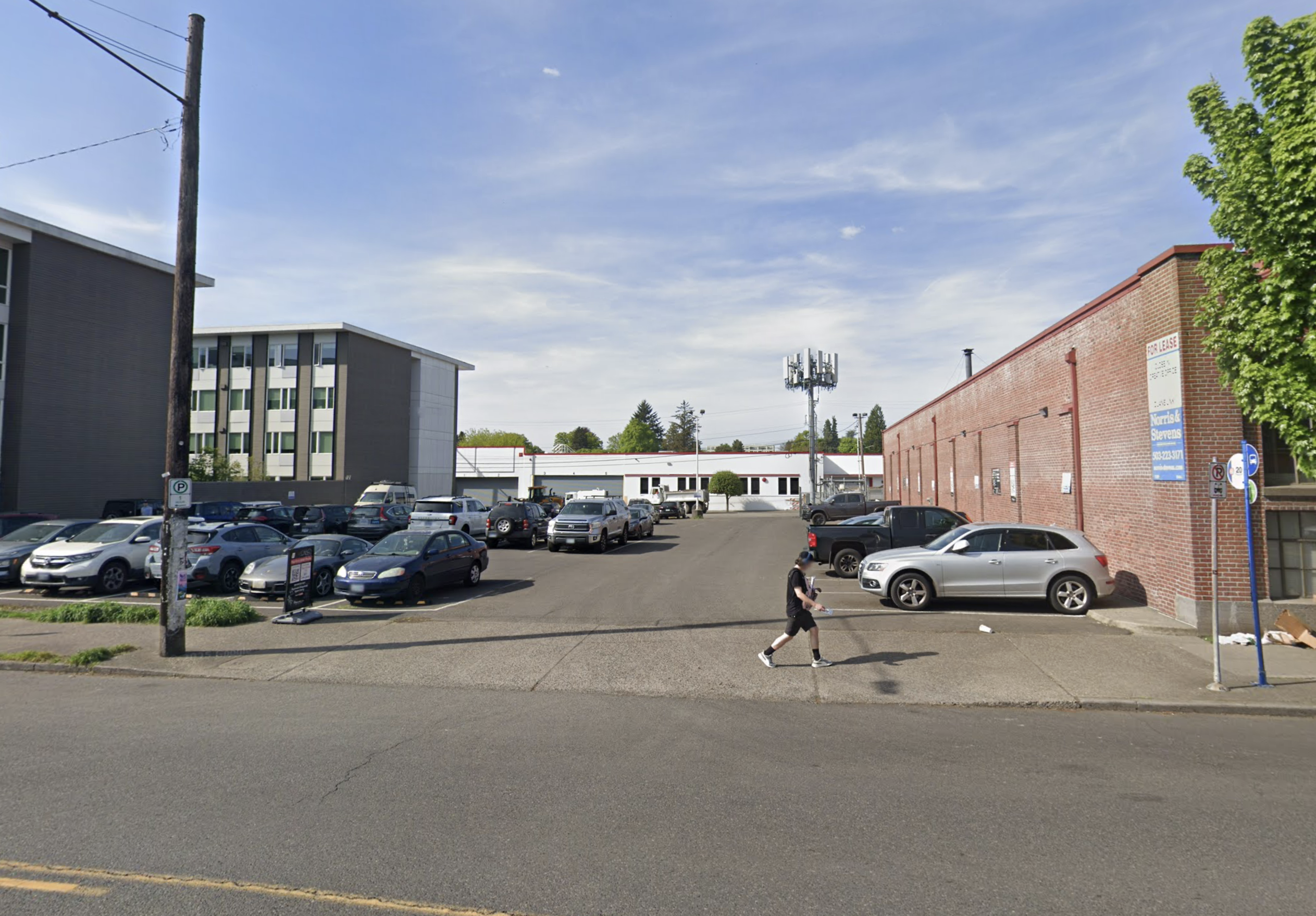 Photo of 2651 E Burnside St. - E Burnside Lot