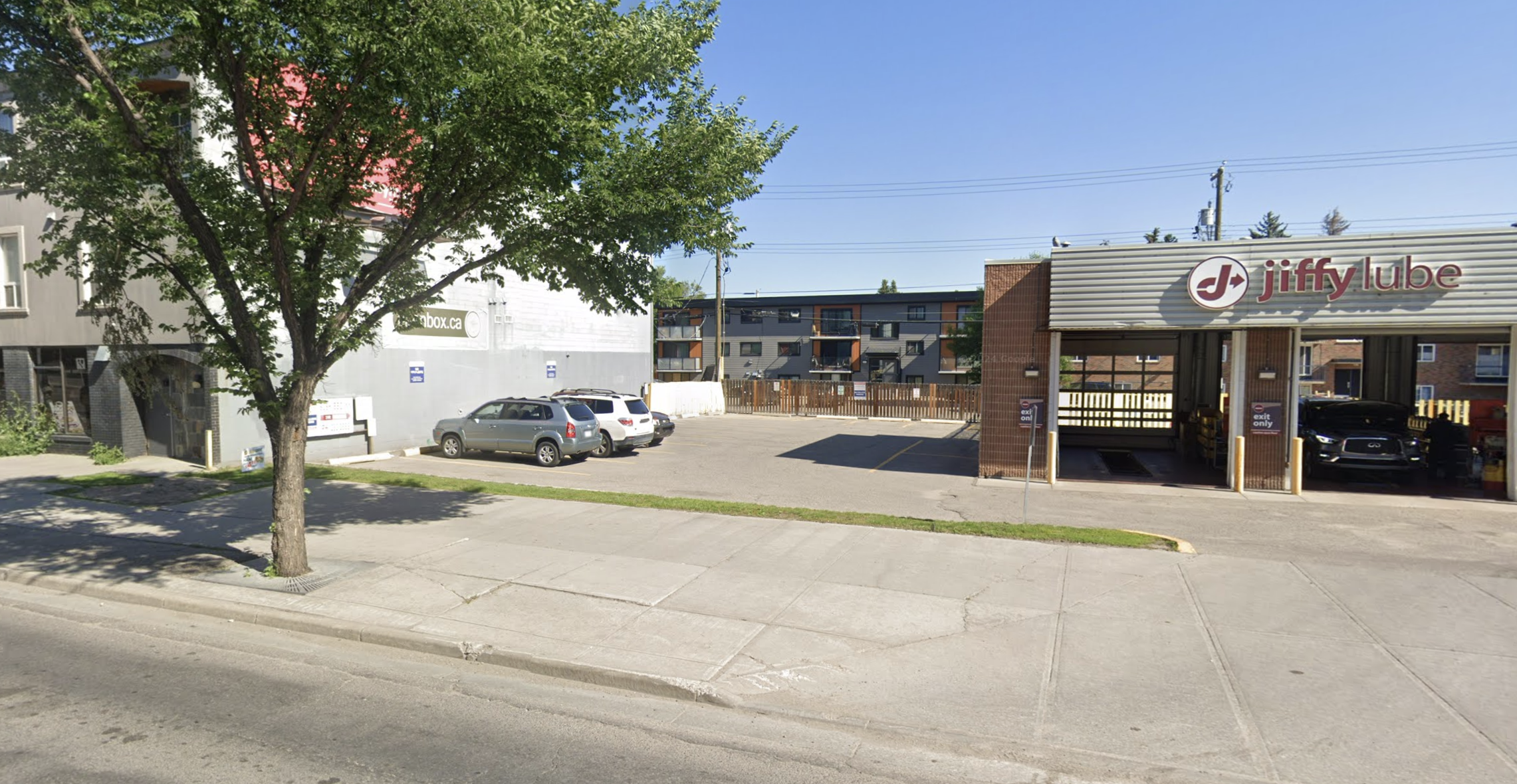 Photo of Jiffy Lube - 1222 16 Ave. NW - Side Lot