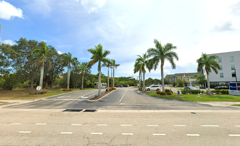 Photo of Hilton Garden Inn Sarasota-Bradenton Airport - Uncovered Self Park