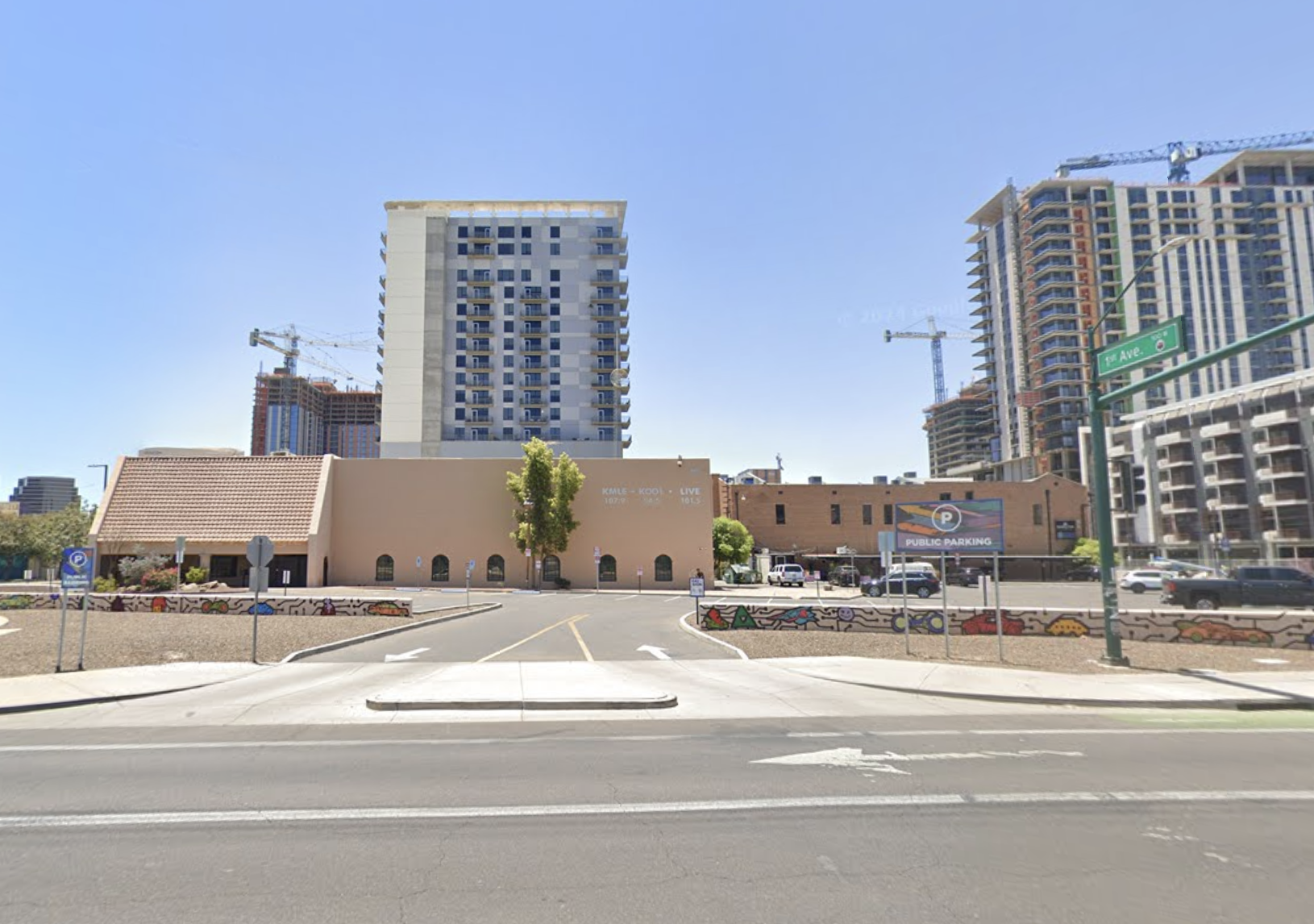 Photo of 87 W Roosevelt St. (918 N Central Ave.) - Radio Station Lot