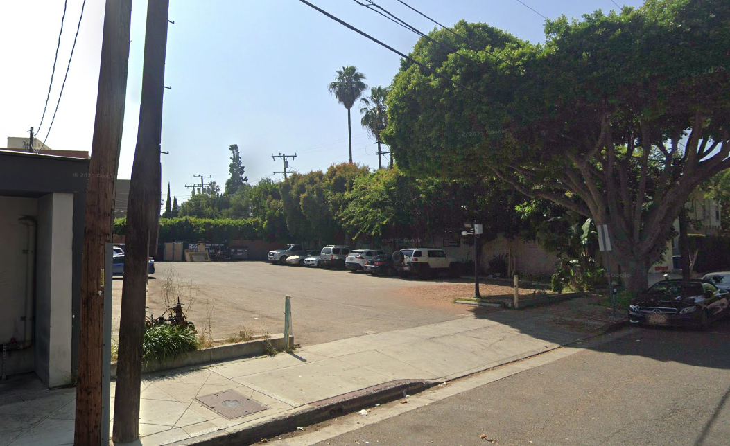 Photo of 321 N Sherbourne Dr. (8701 Beverly Blvd.) - Lot