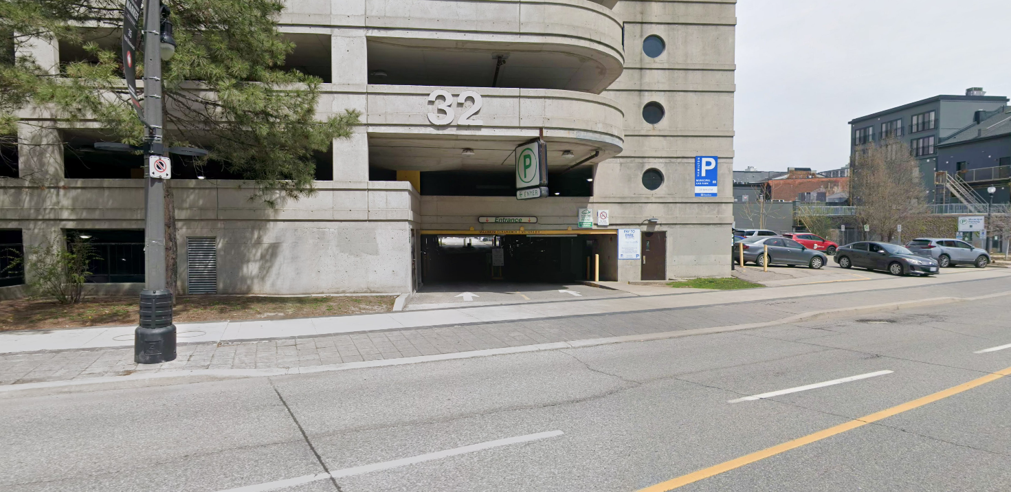 Photo of 28 York Blvd. - York Boulevard Parkade Garage (Municipal Car Park 68)