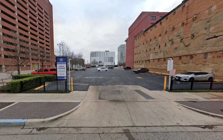 Photo of 710 Main St. - Bank of America Plaza College Lot
