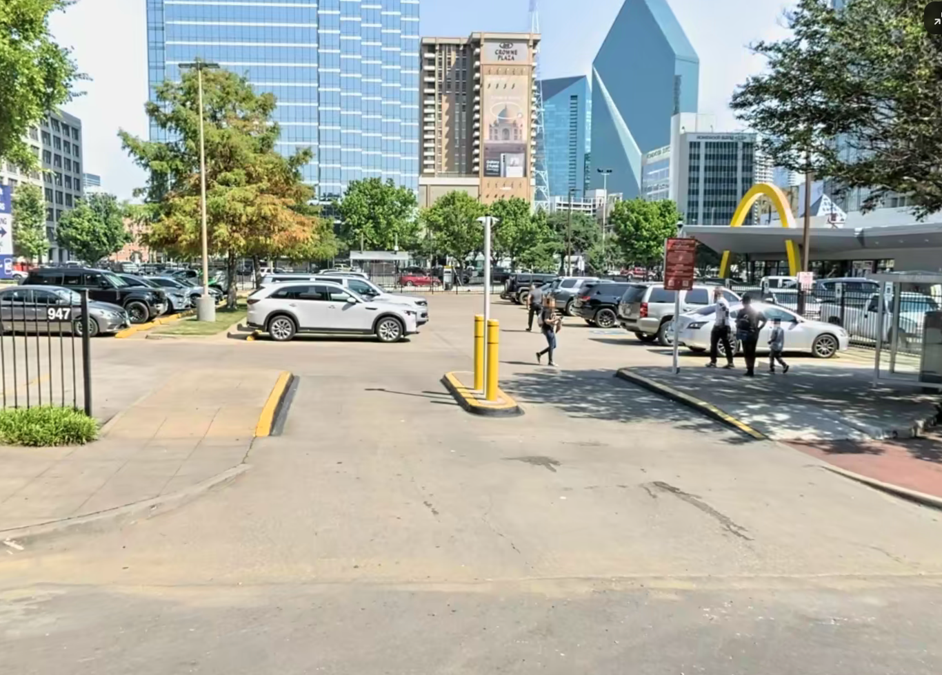 Photo of 947 Jackson St. - Bank of America Plaza Commerce Lot