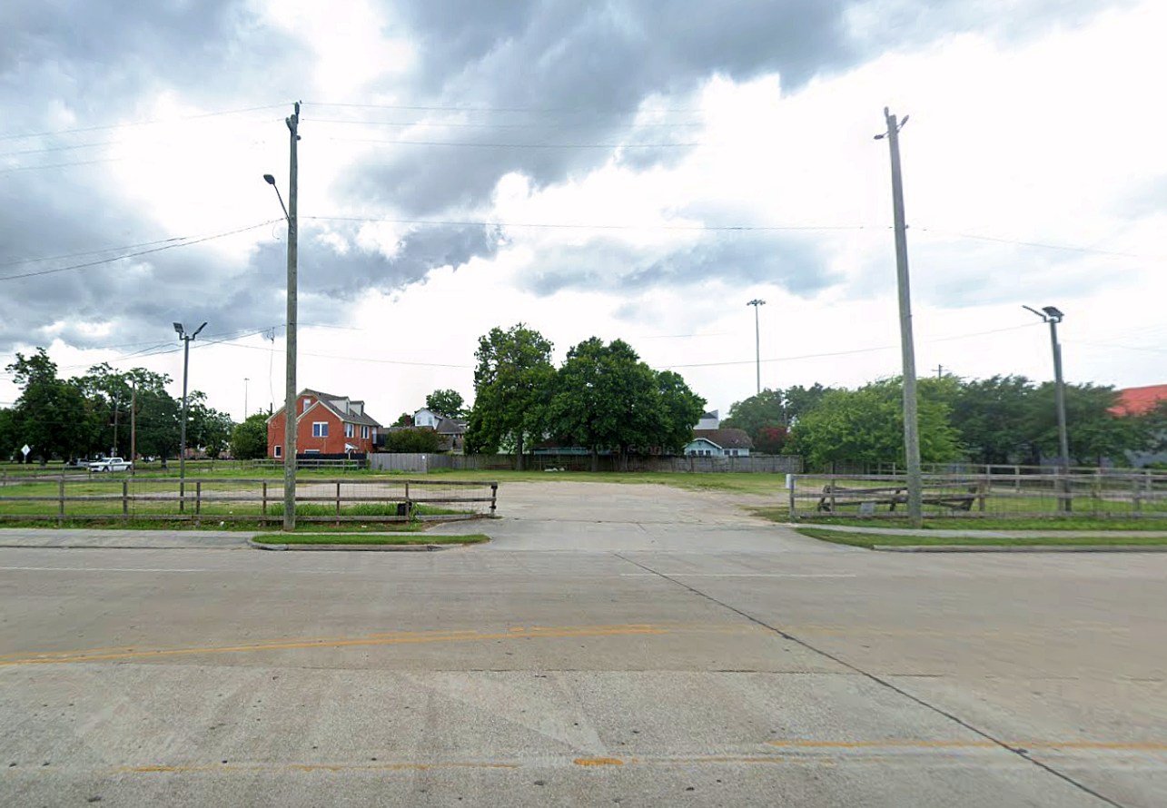 Photo of 3809 Almeda Rd. (1612 Alabama St.) - Axelrad Beer Garden Parking Lot