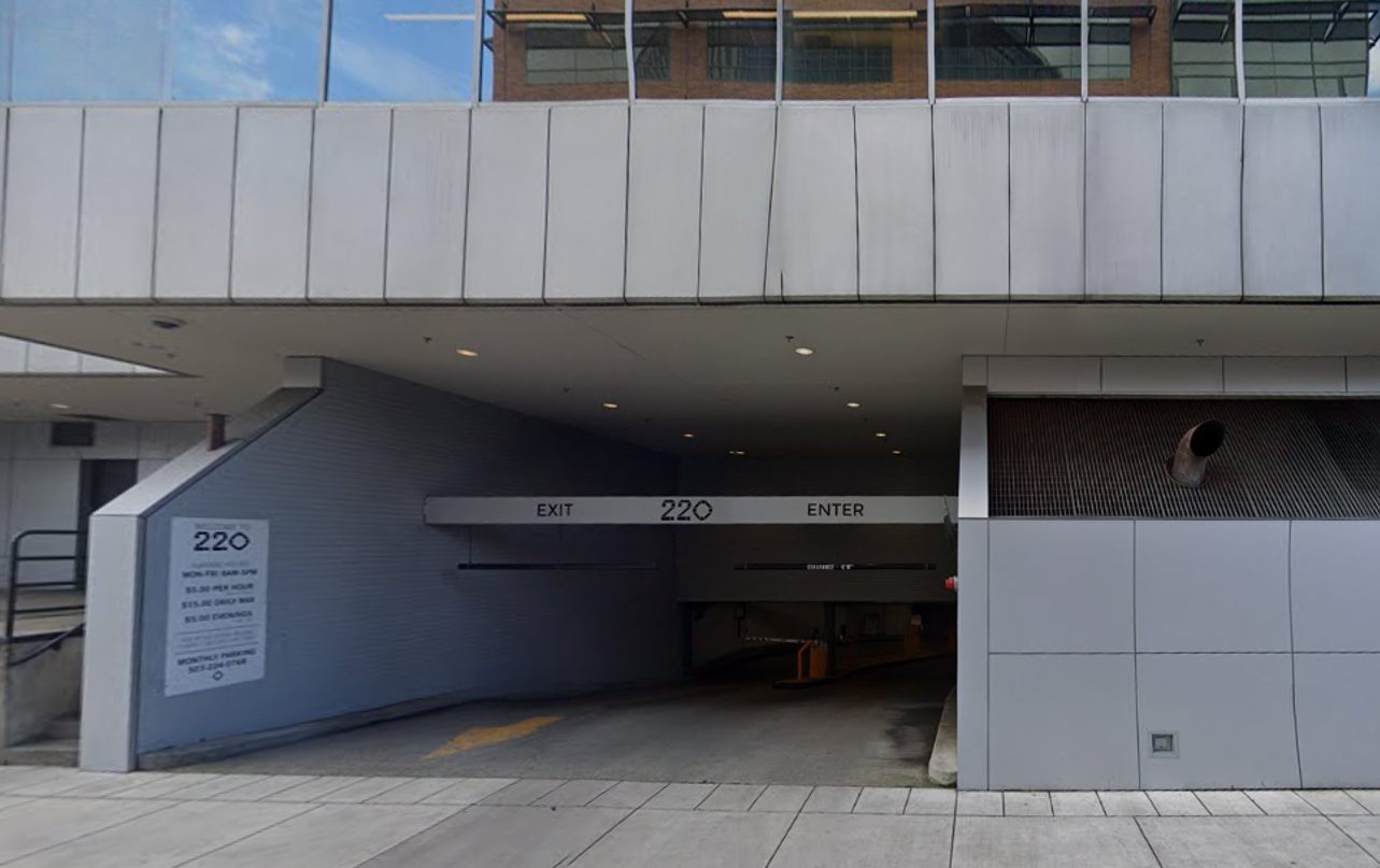 Photo of 150 NW Everett St. - 220 Building Garage
