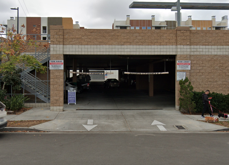 Photo of 3927 32nd St. (3180 University Ave.) - P1021 Garage