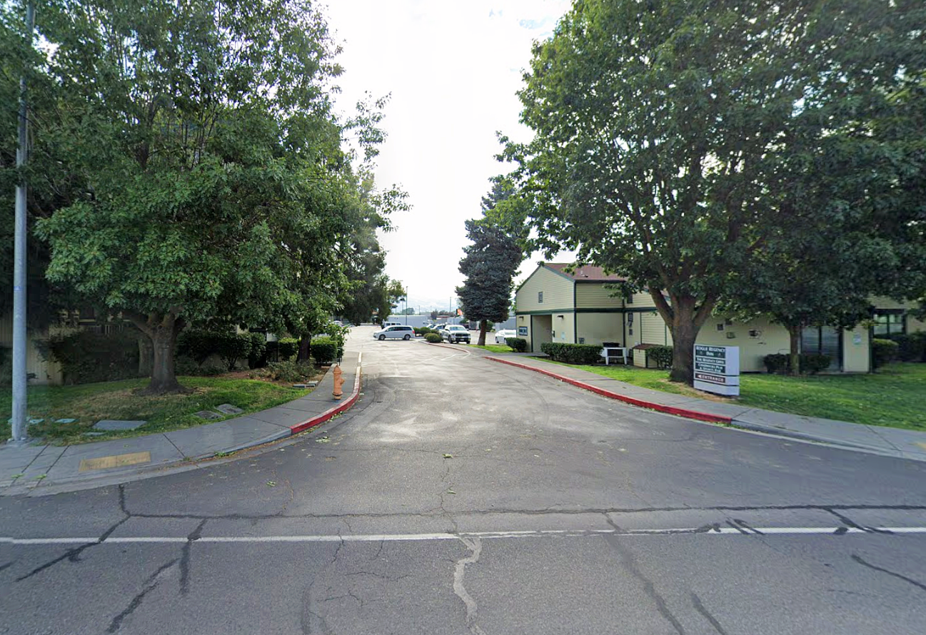 Photo of Rogue Regency Inn Medford Airport - Uncovered Self Park