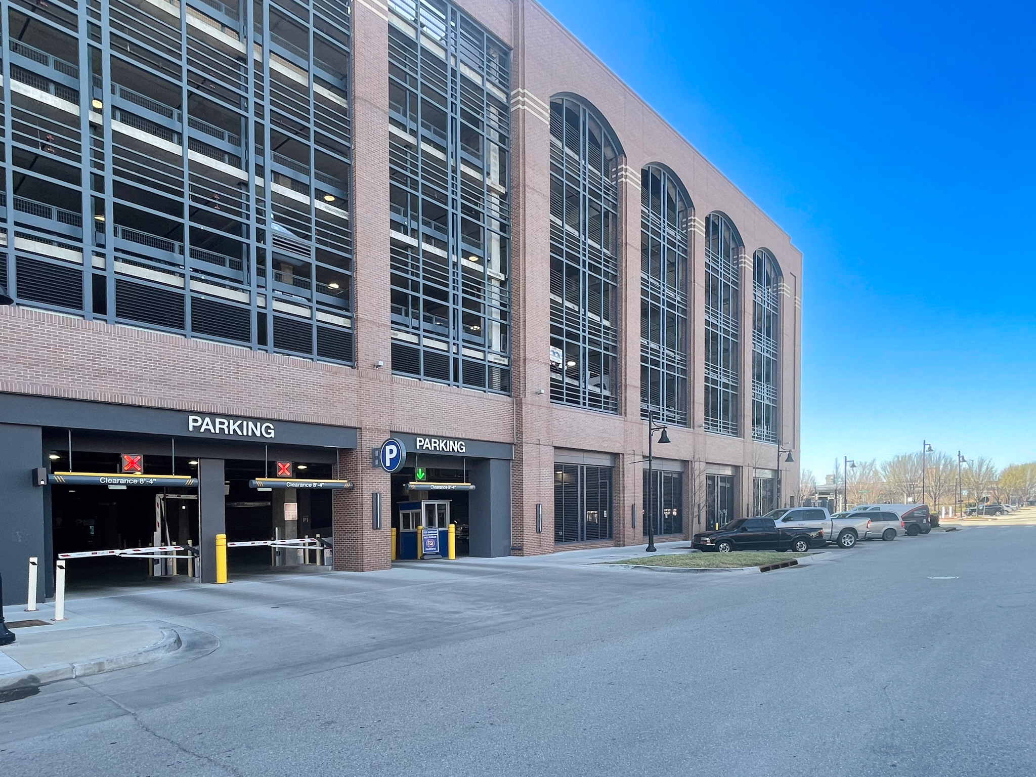 Photo of 250 E Cameron St. - 222 Garage