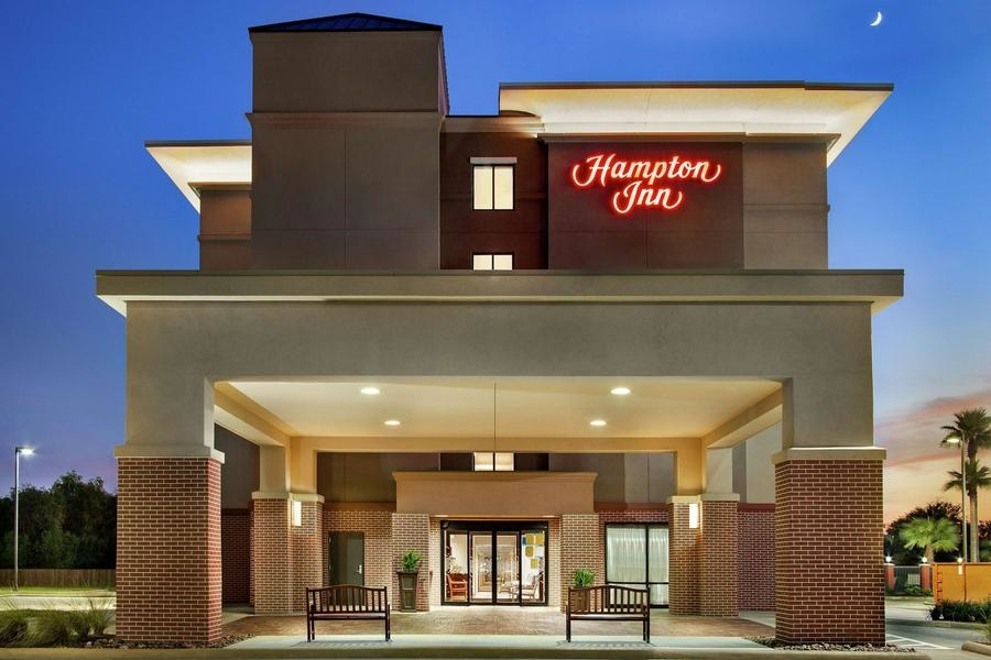 Photo of Hampton Inn Houston Hobby Airport - Uncovered Self Park