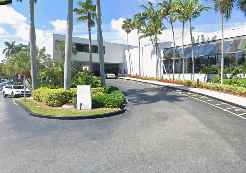 Photo of 2301 SE 17th St. - Pier 66 Hotel Valet Stand