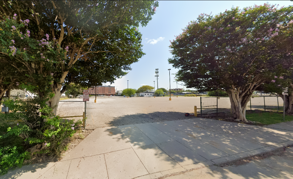Photo of 715 E Crockett St. - Sutton Lot