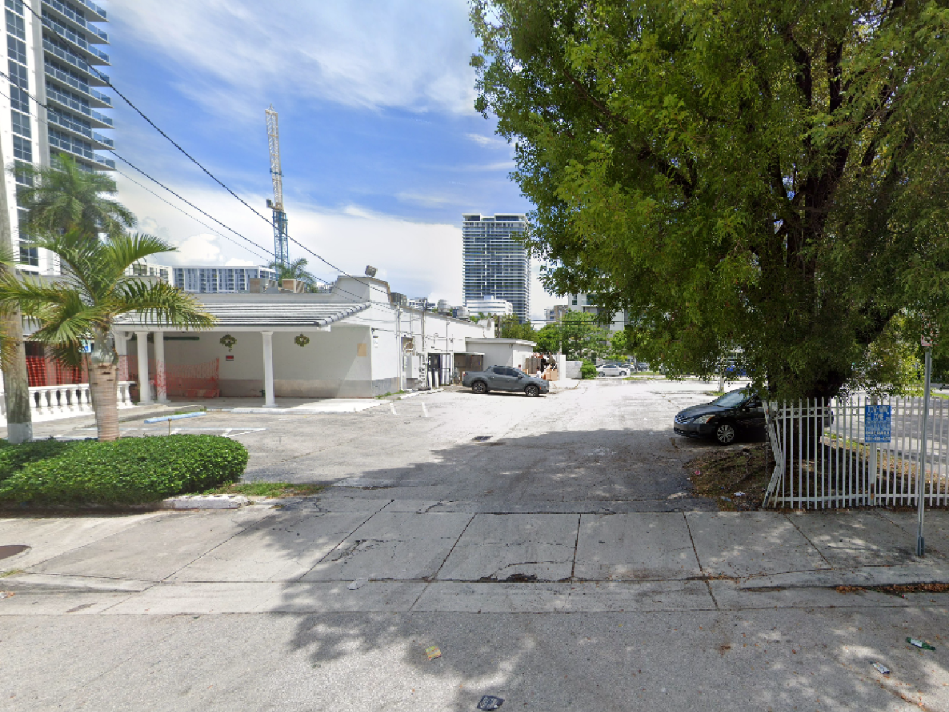 Photo of 321 NE 25th St. (2501 Biscayne Blvd.) - El Tiesto Lot