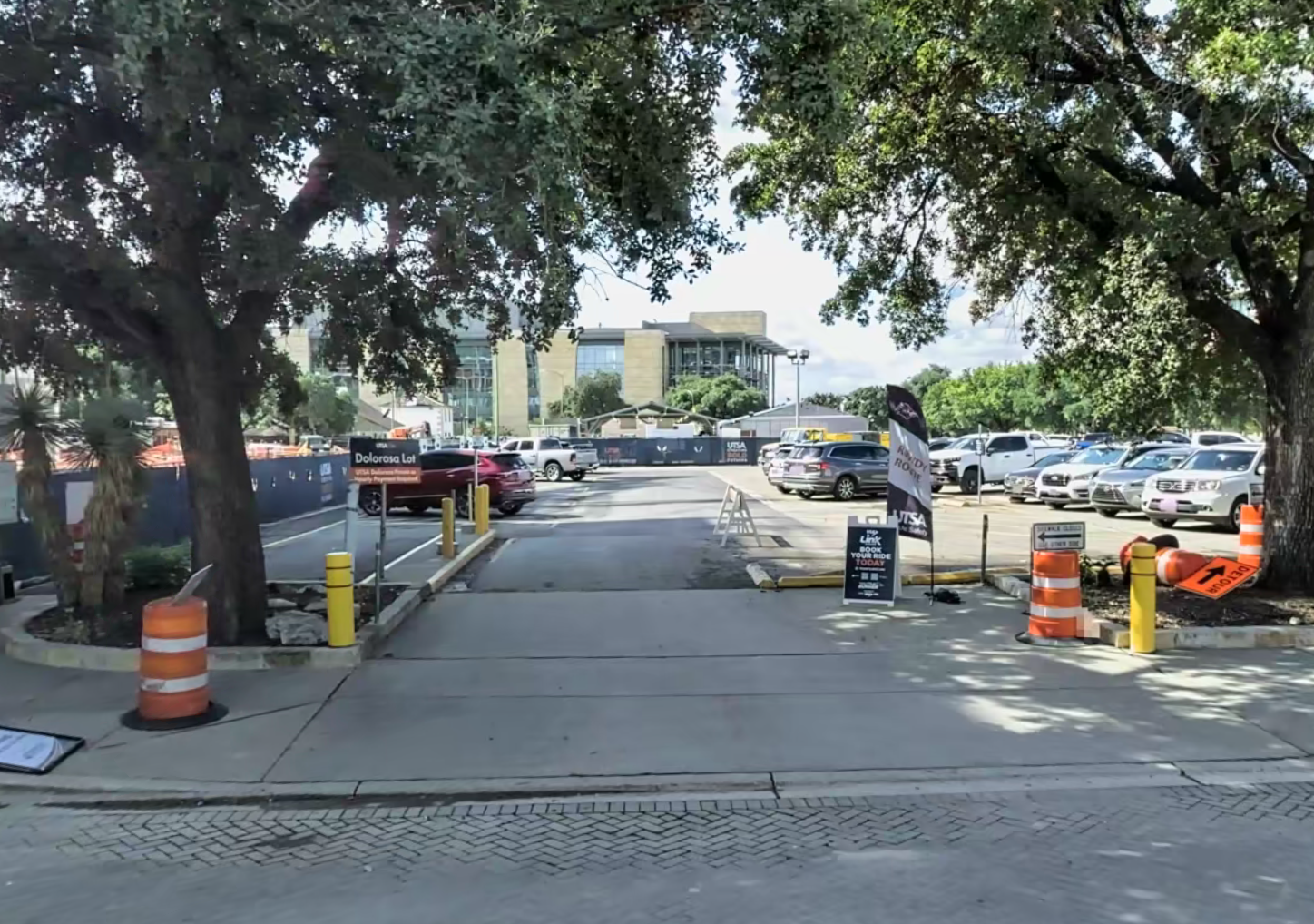 Photo of 702 Dolorosa St. - UTSA Lot