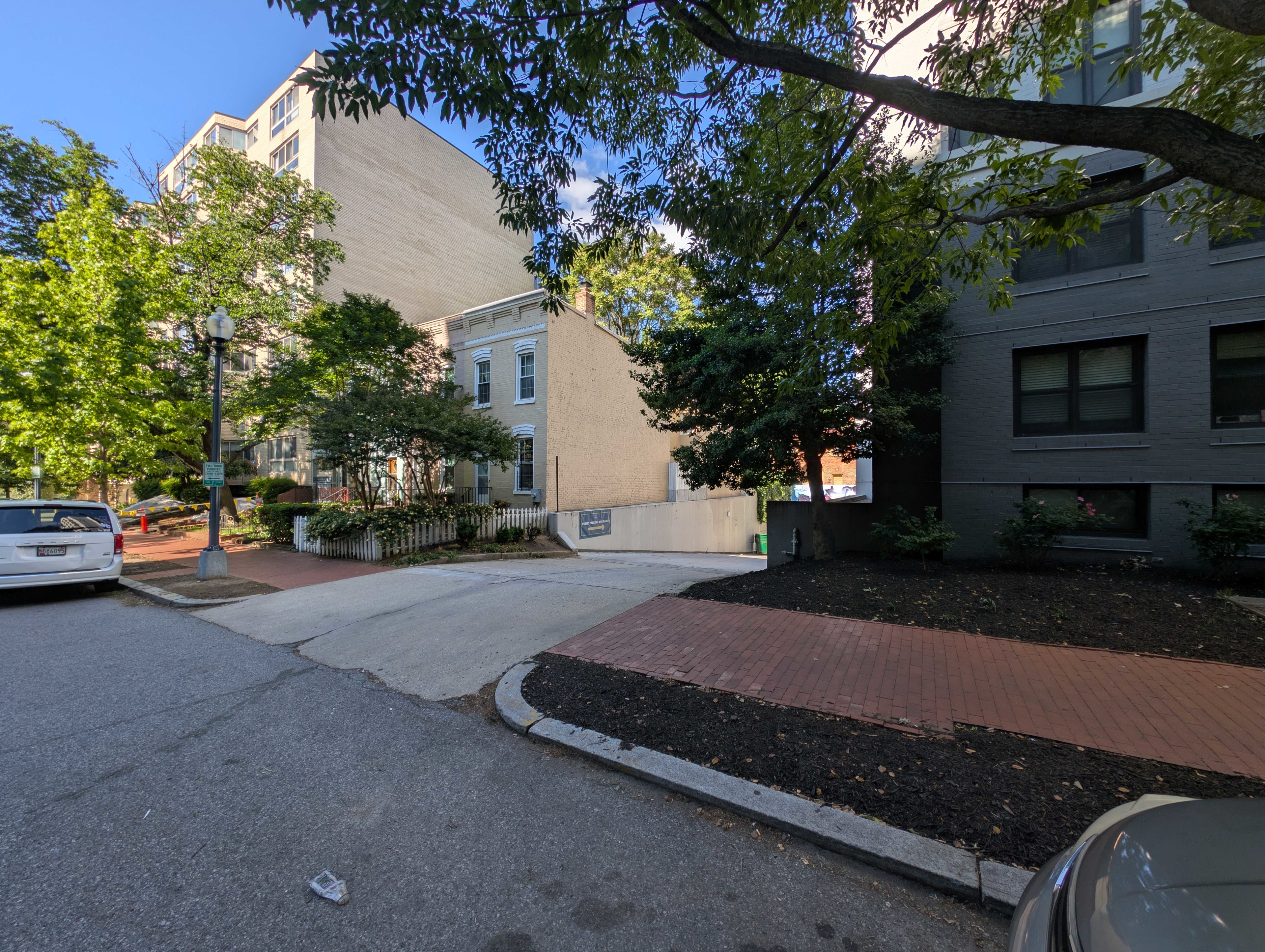 Photo of 950 24th St. NW - Garage