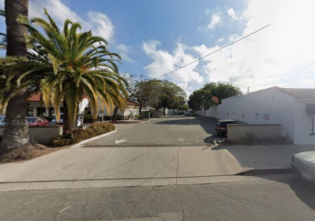 Photo of 22 E Montecito St. - Rhino Lot