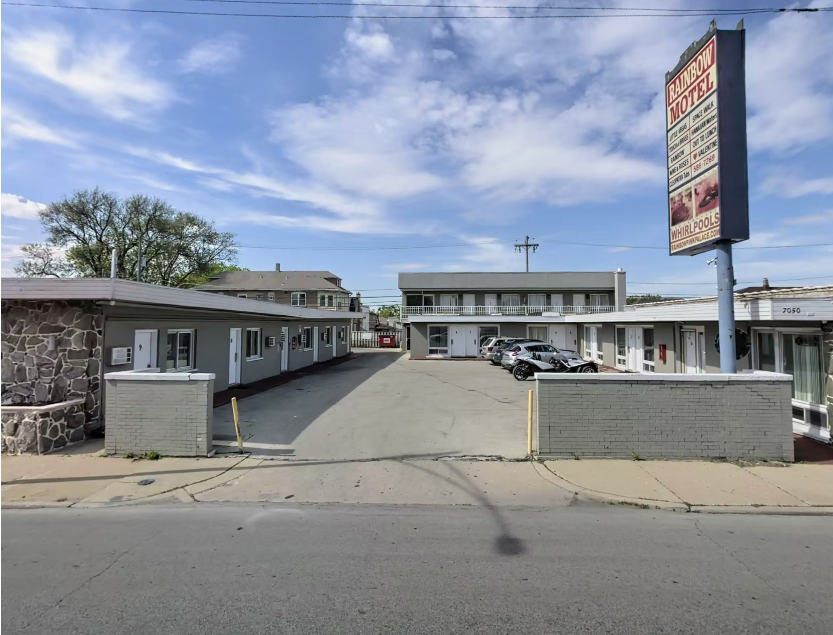 Photo of 7050 W Archer Ave. - Rainbow Motel Lot