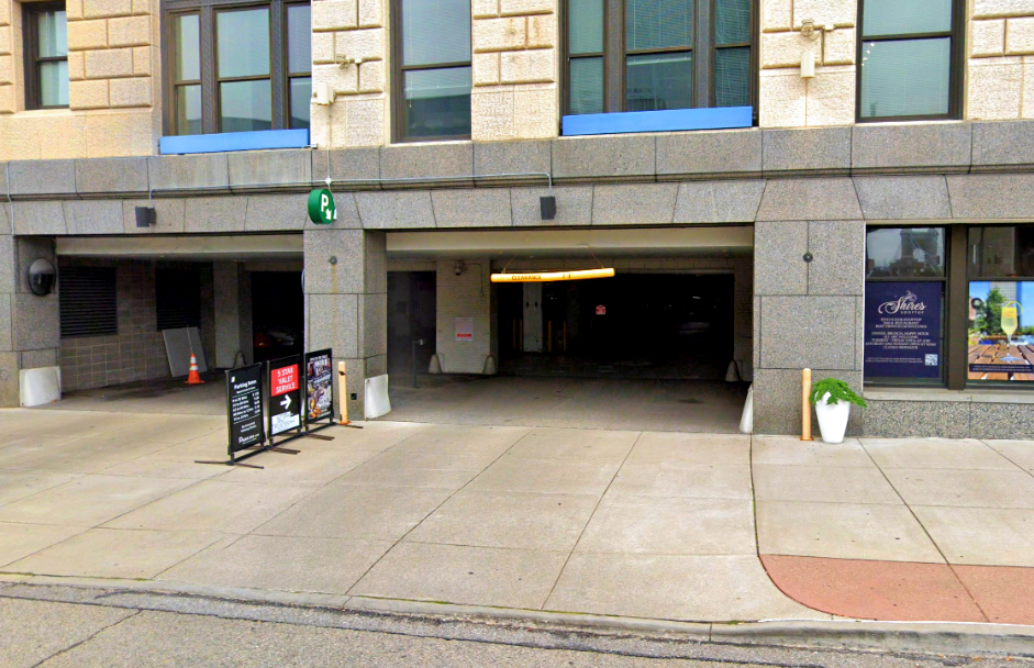 Photo of 18 W 3rd St. (309 Vine St.) - Valet Garage