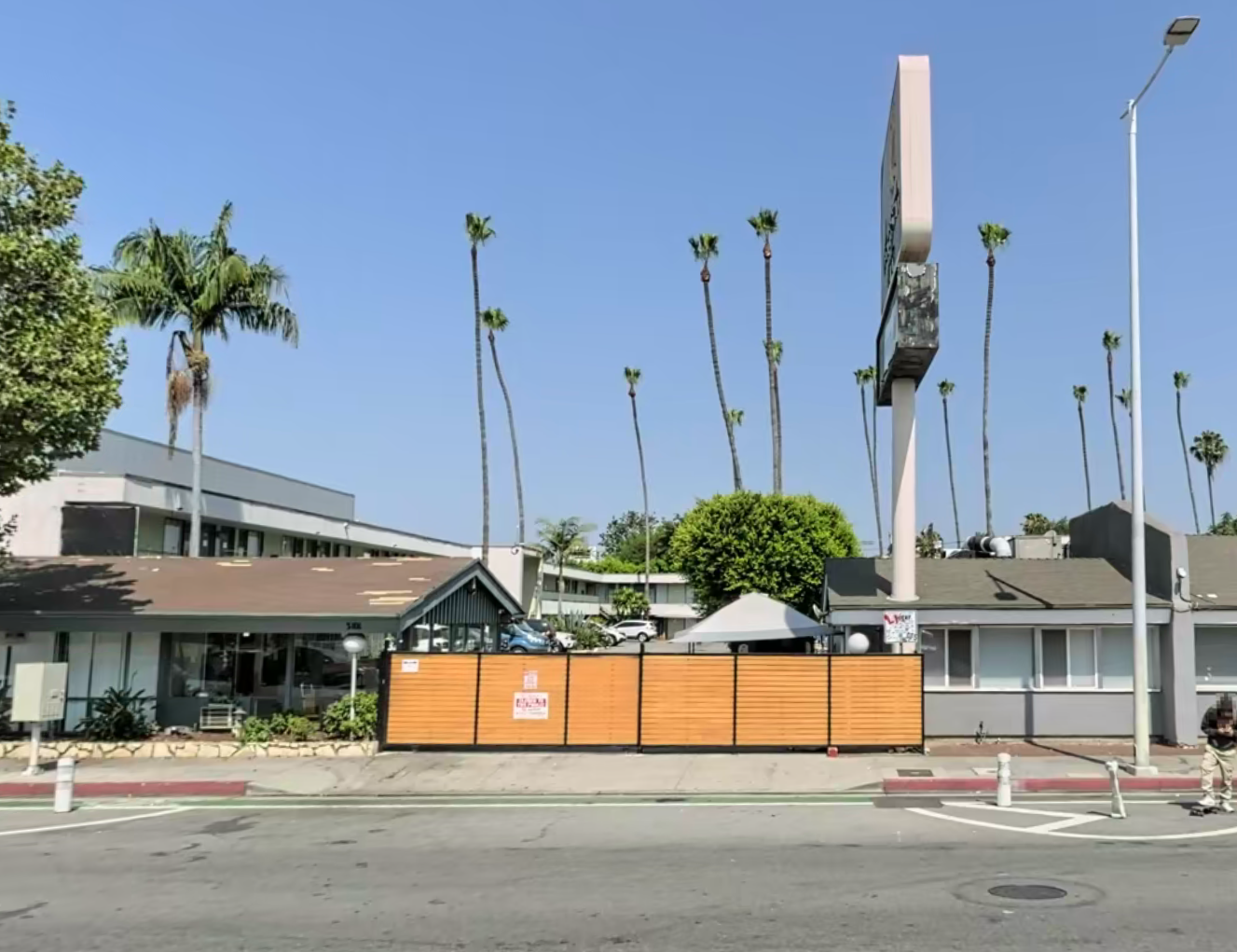 Photo of 3101 S Figuerora St. - Vagabond Inn Lot