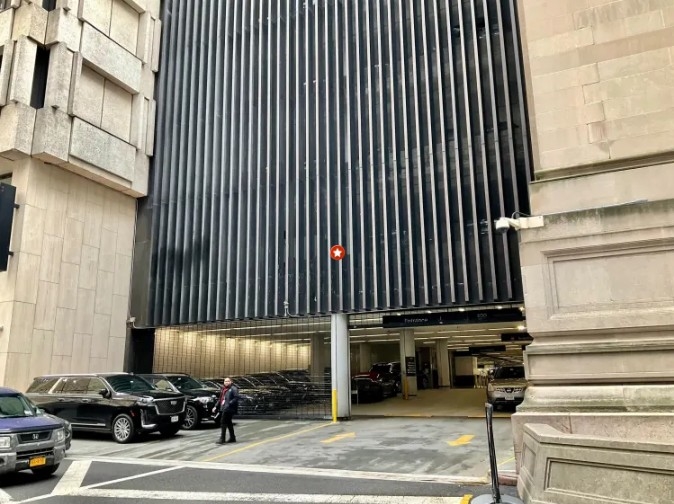 Photo of Spot Alias - 200 Park Ave. (Southbound Viaduct)- Valet Garage