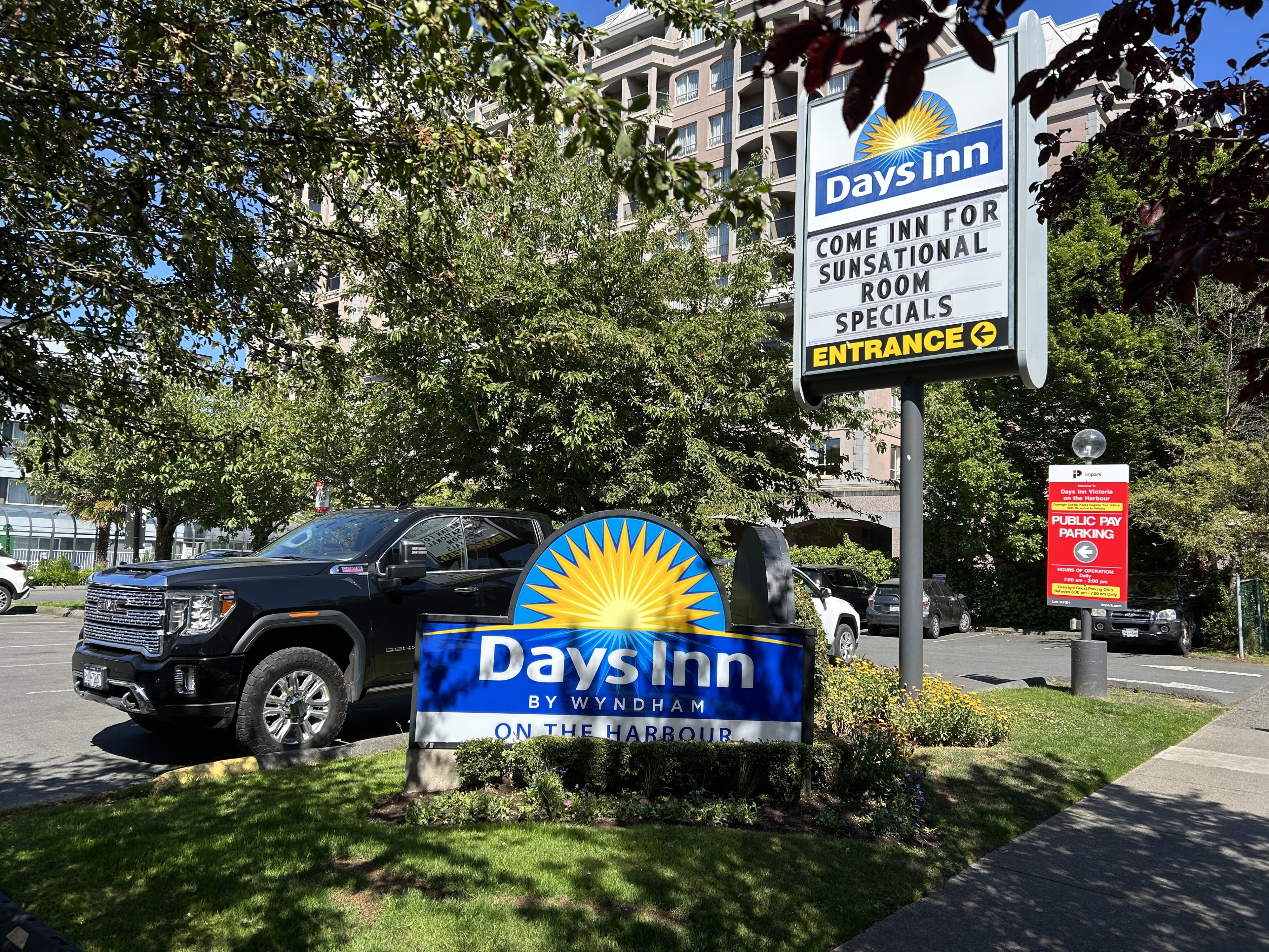 Photo of 428 Quebec St. (427 Belleville St.) - Days Inn Victoria on The Harbour Lot