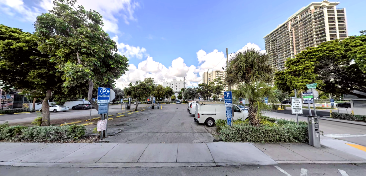 Photo of 2930 Banyan St. - Lot