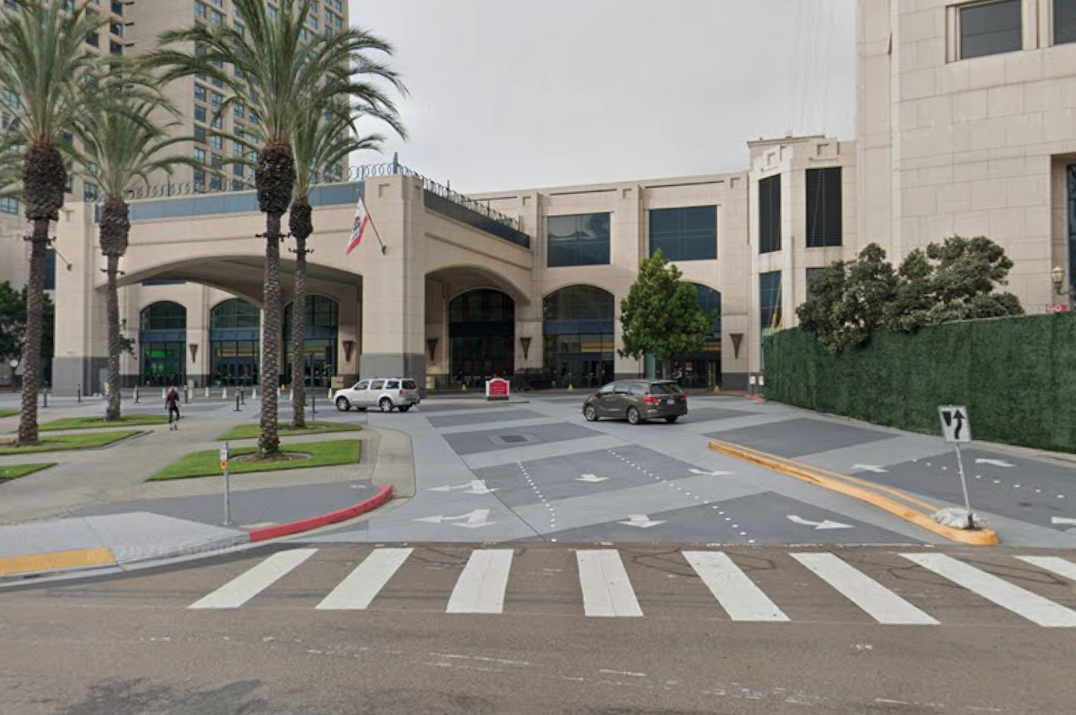 Photo of 1 Market Pl. - Manchester Grand Hyatt San Diego Valet Stand