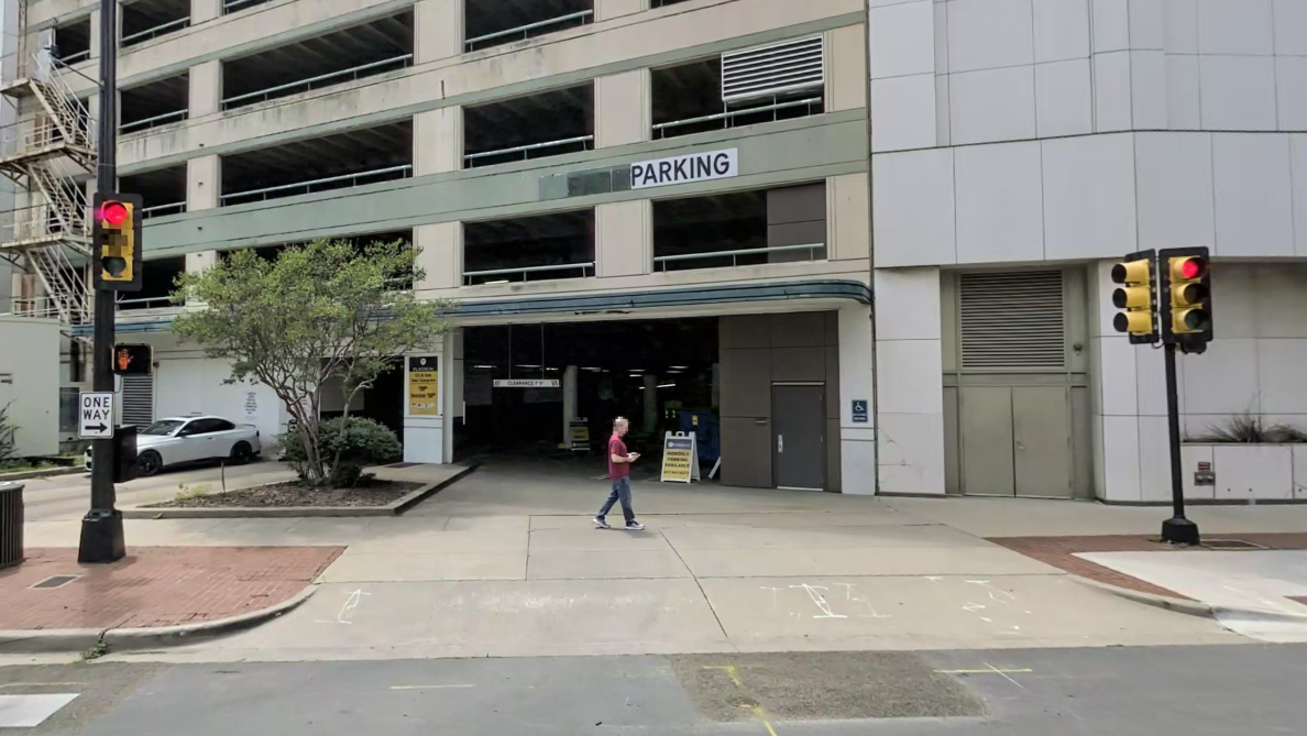 Photo of 902 Throckmorton St. - Valet Garage