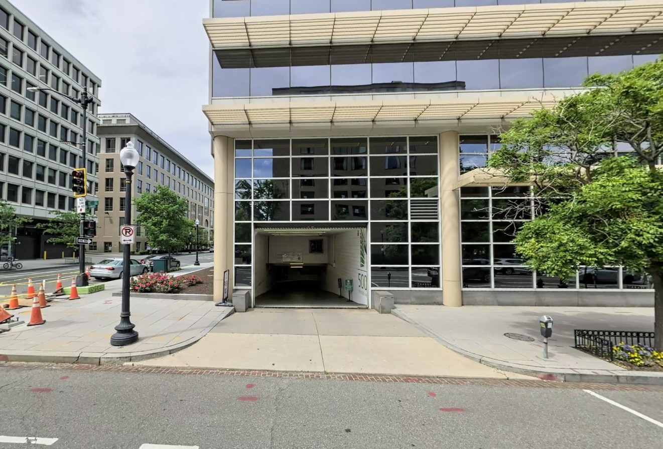 Photo of 89 E St. NW (500 New Jersey Ave. NW) - Garage - Lot 610