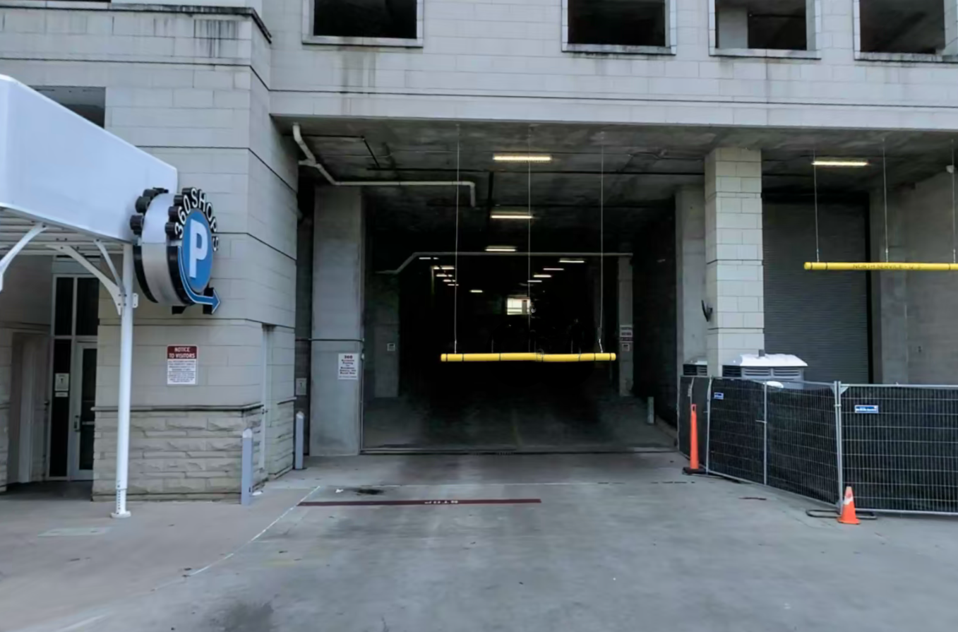 Photo of 603 W 4th St. (360 Nueces St.) - Garage